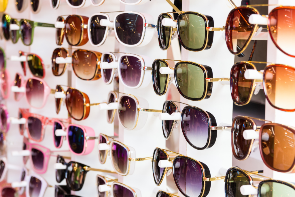 acheter lunettes de soleil Pyrénées-Orientales, choisir ses lunettes de soleil, lunettes de soleil femme, lunettes de soleil homme, lunettes de soleil tendance Perpignan, lunettes mode été, montures solaires, opticien 66, Optique Saint Martin